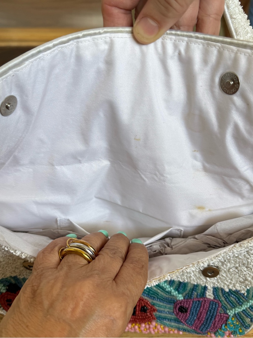 Beaded Fish Motif Shoulder Bag - White NWT some yellow spots inside - Picture 4 of 4